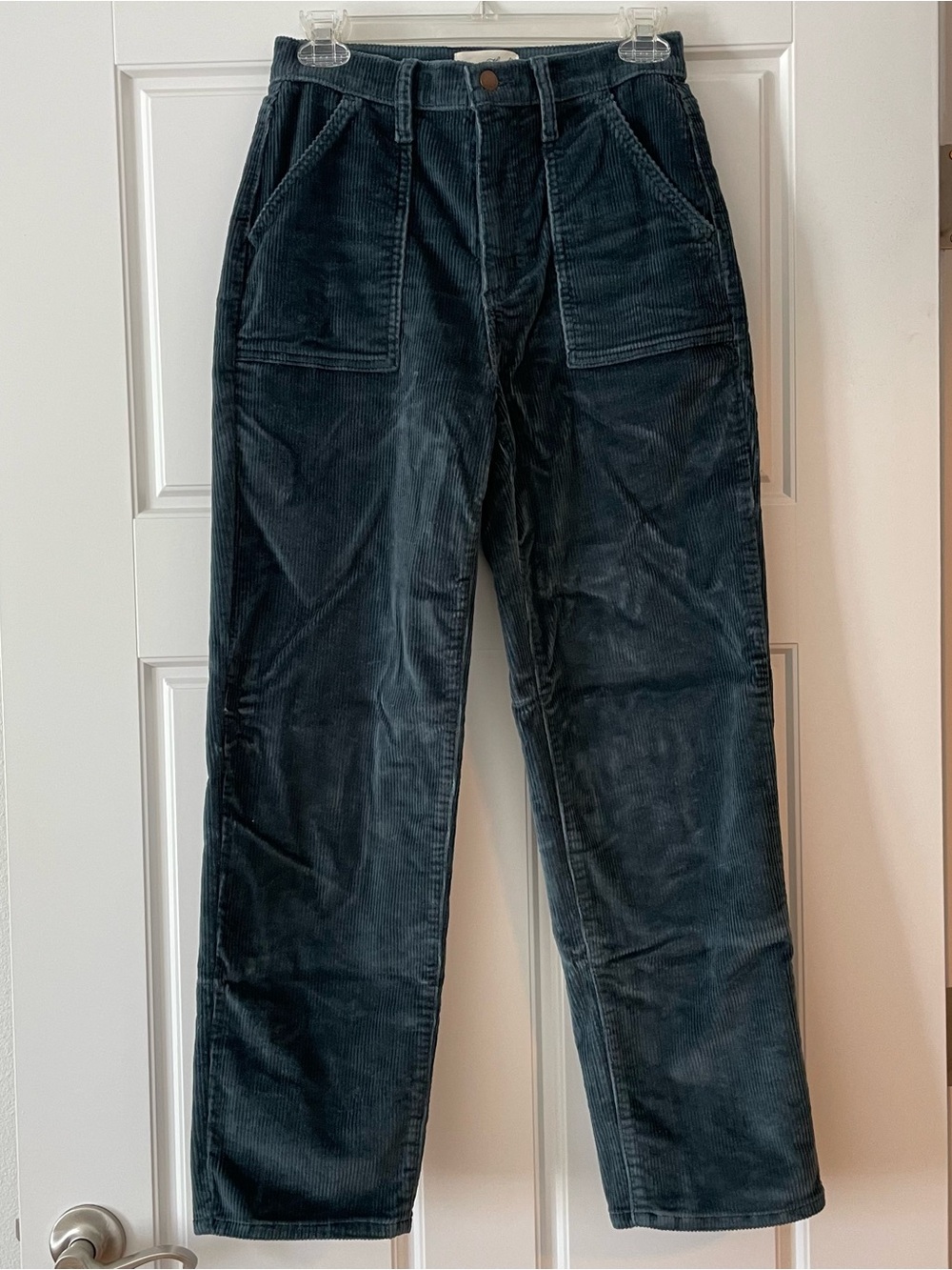 Women’s teal corduroy cropped straight leg pants, size 2/26